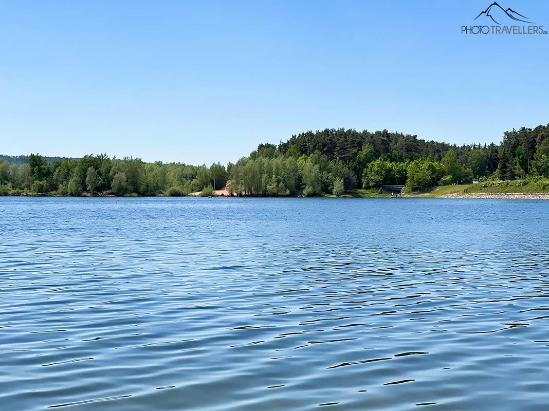 Vista sobre o Lago Großer Brombach em Franconia