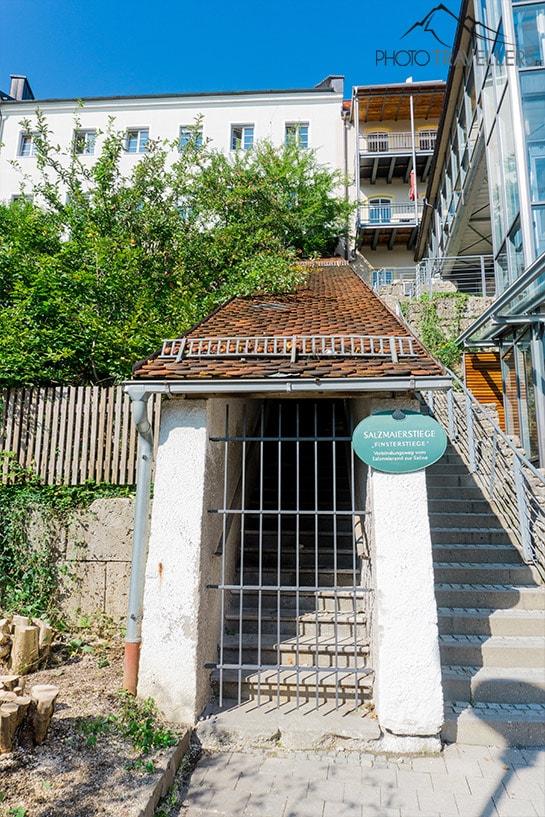 A entrada gradeada da Escadaria do Salzmaier em Traunstein