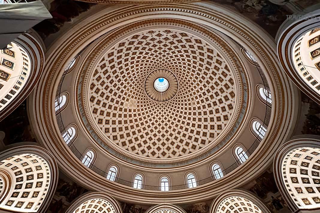 A cúpula da Rotunda de Mosta em Malta