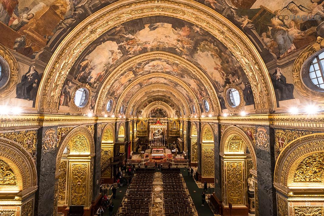 Interior da Co-Catedral de St. John's