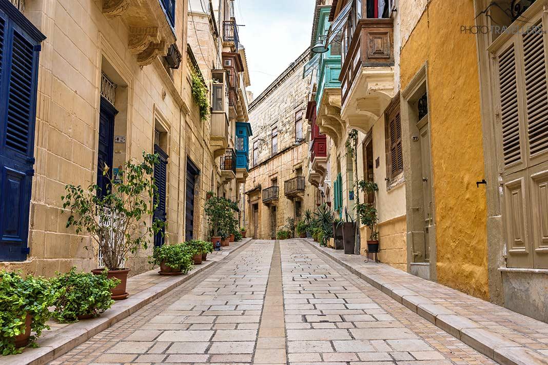 Uma rua no centro histórico de Vittoriosa