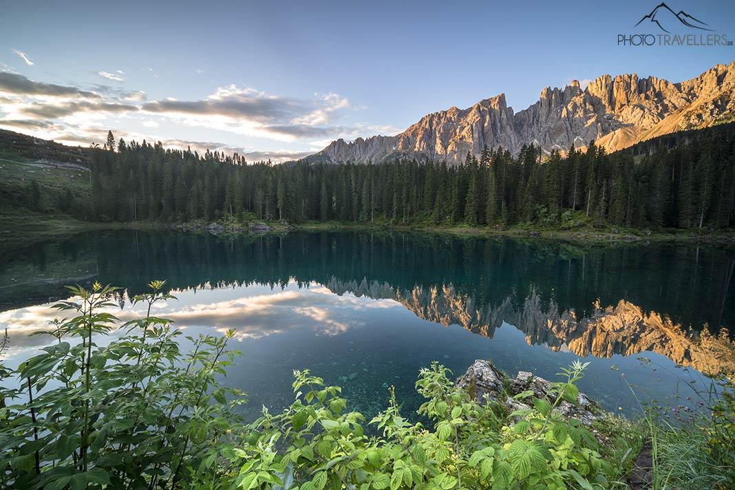 Amanecer en el Lago di Carezza