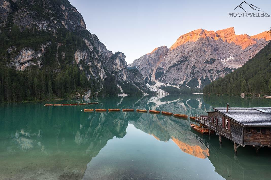 El Lago de Braies al amanecer