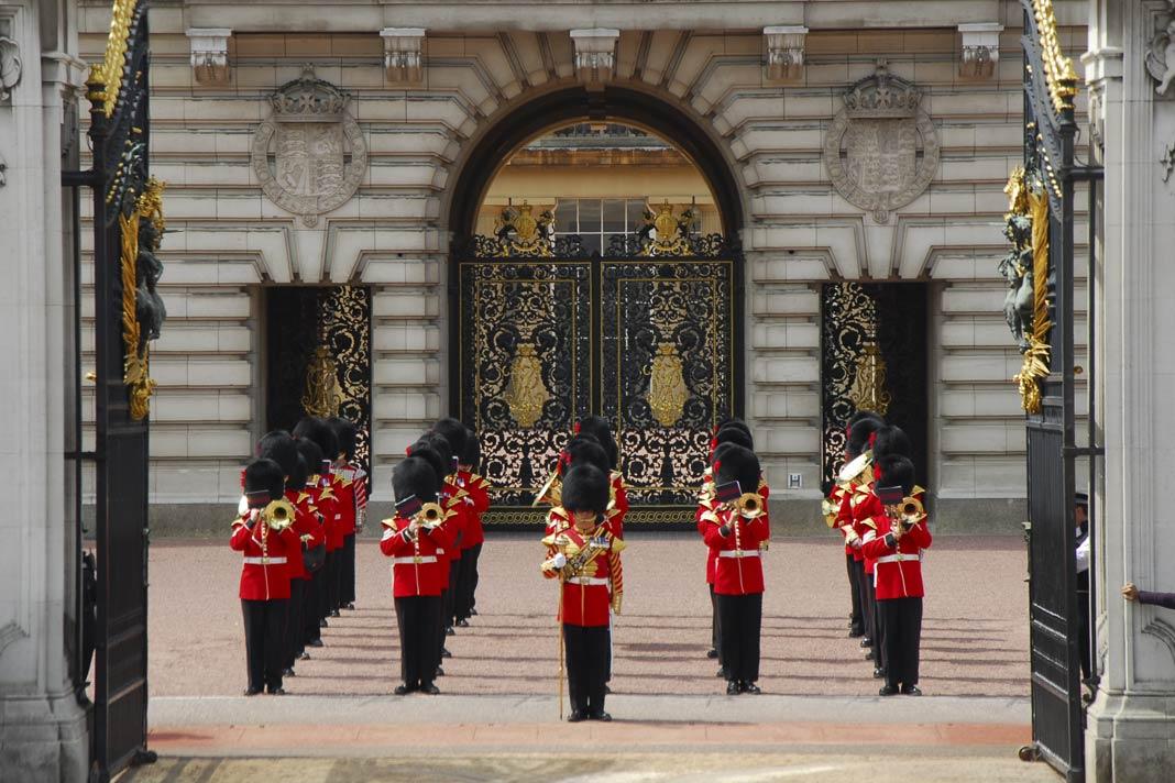 Changement de la garde au Palais de Buckingham