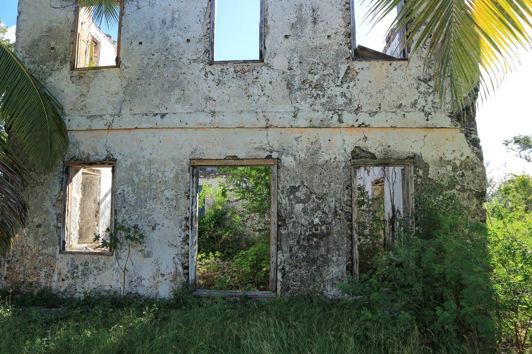 Uma antiga ruína em Port Howe na Cat Island
