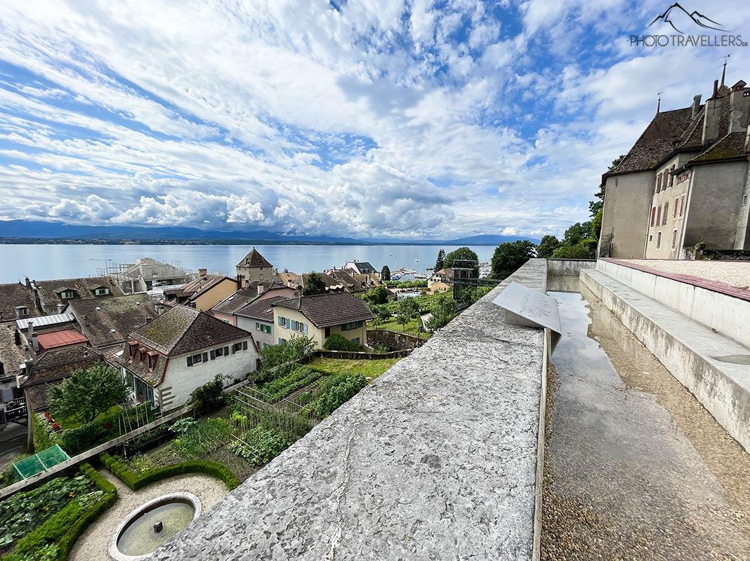 Vista do Lago Genebra de cima do castelo de Nyon