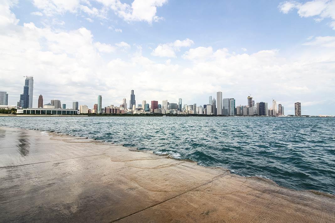 Vue sur la skyline de Chicago avec le Shedd Aquarium
