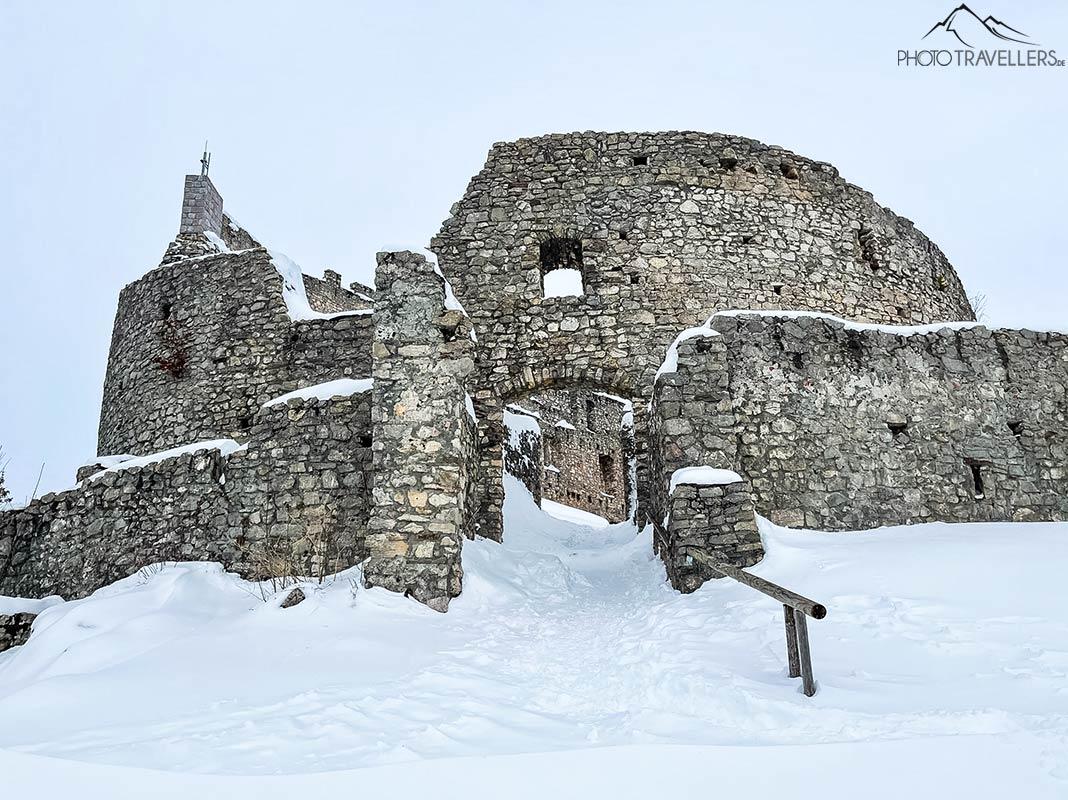 Ruine de château d'Eisenberg en hiver