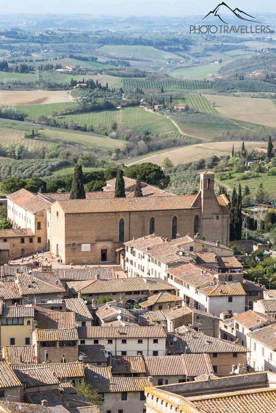 A vista da igreja Sant'Agostino em San Gimignano