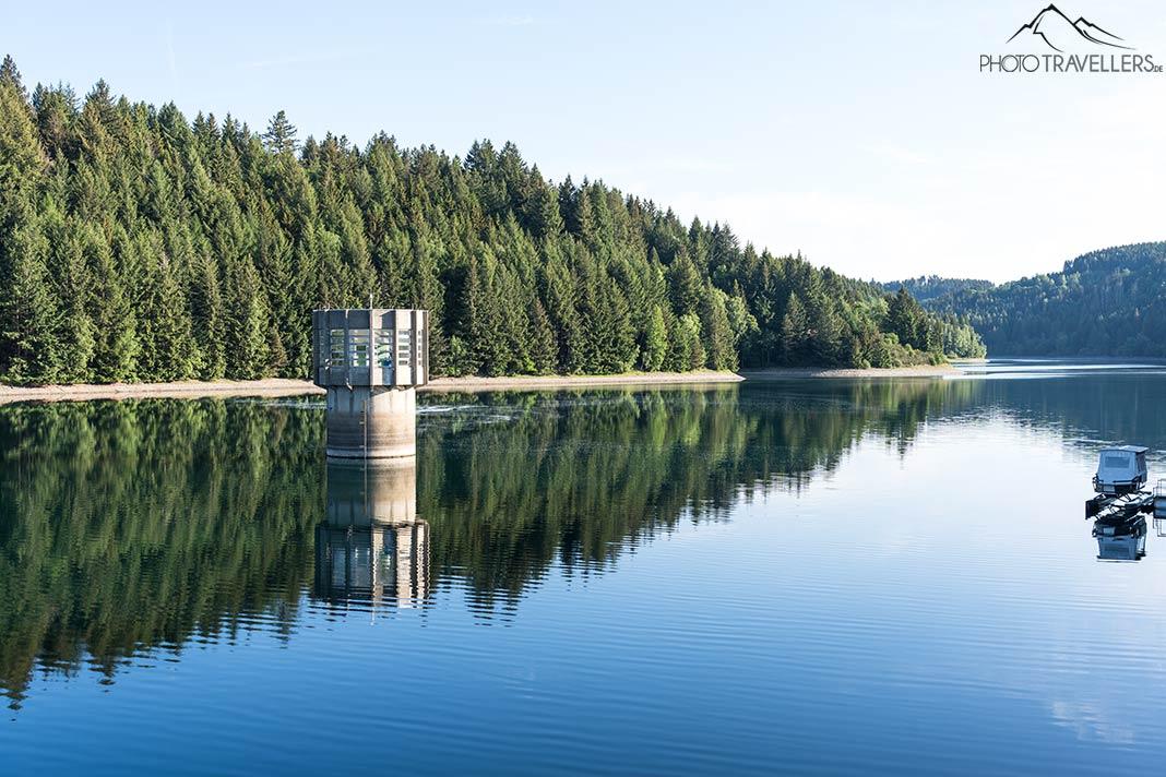 La Ködeltalsperre dans la forêt franconienne