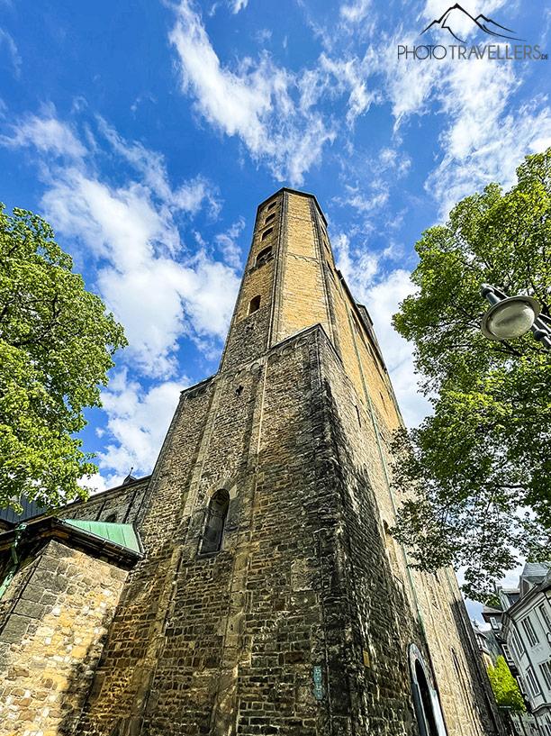 Vista hacia el campanario en Goslar