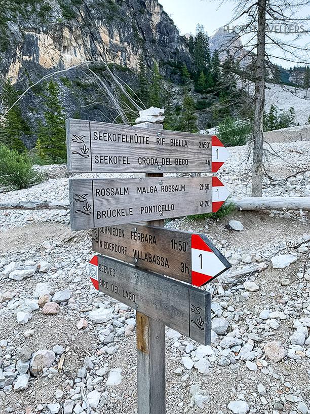 Panneau indicateur vers le refuge Seekofelhütte
