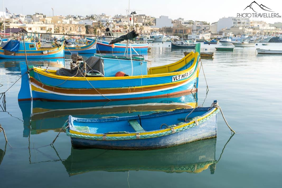 A pequena vila de pescadores Marsaxlokk em Malta