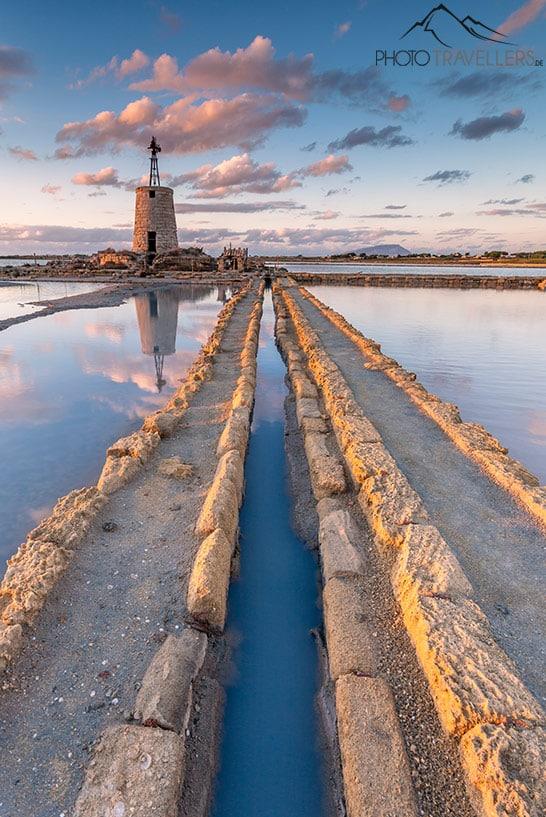 Uma torre nas salinas de Marsala