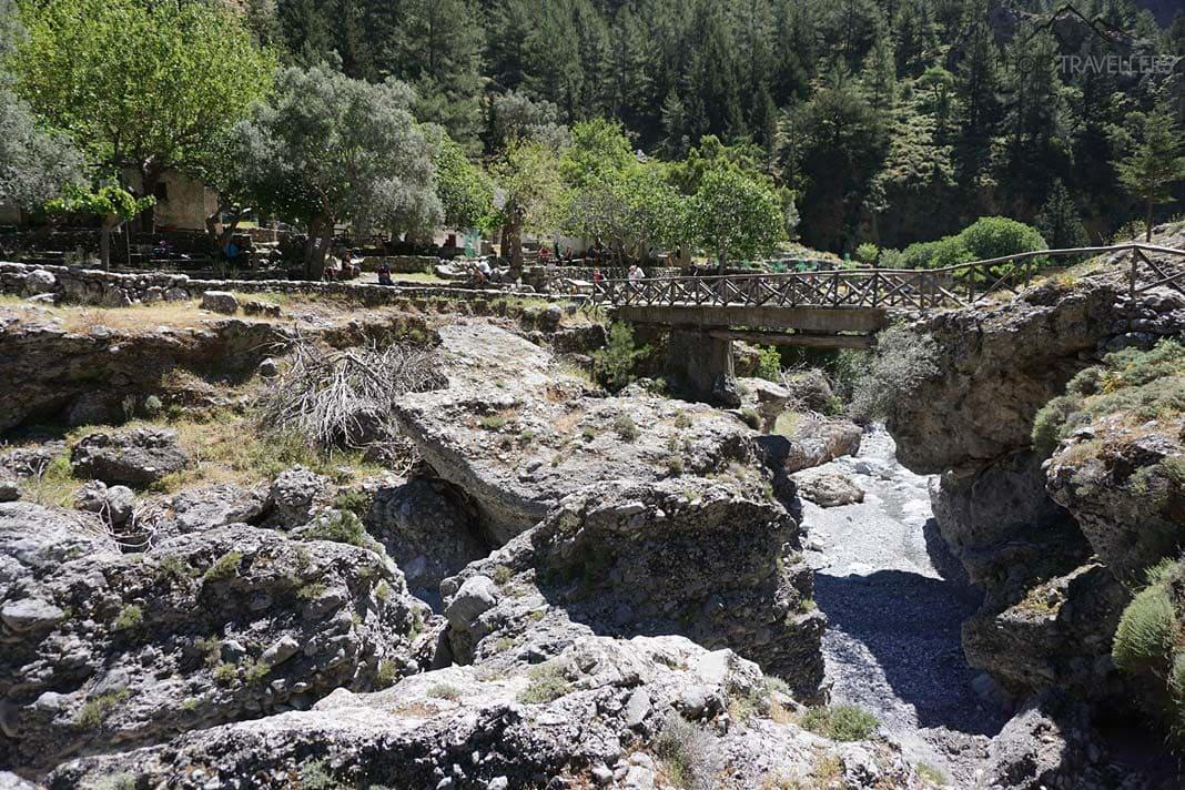 Un pont menant au village abandonné de Samaria