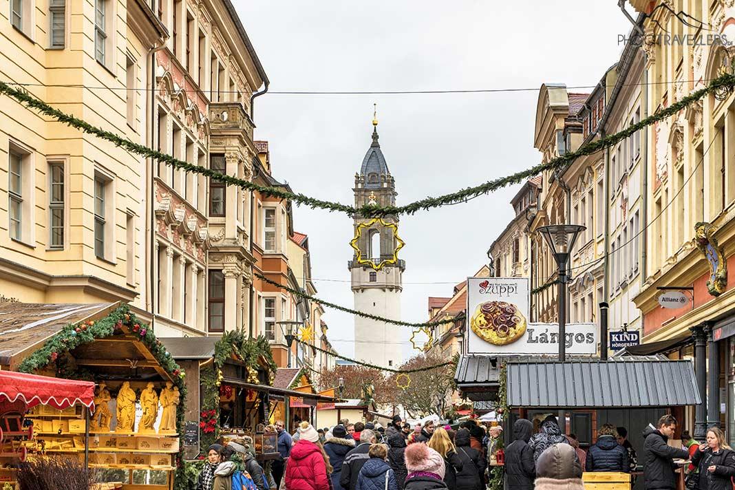 Visiteurs au marché de Noël de Bautzen