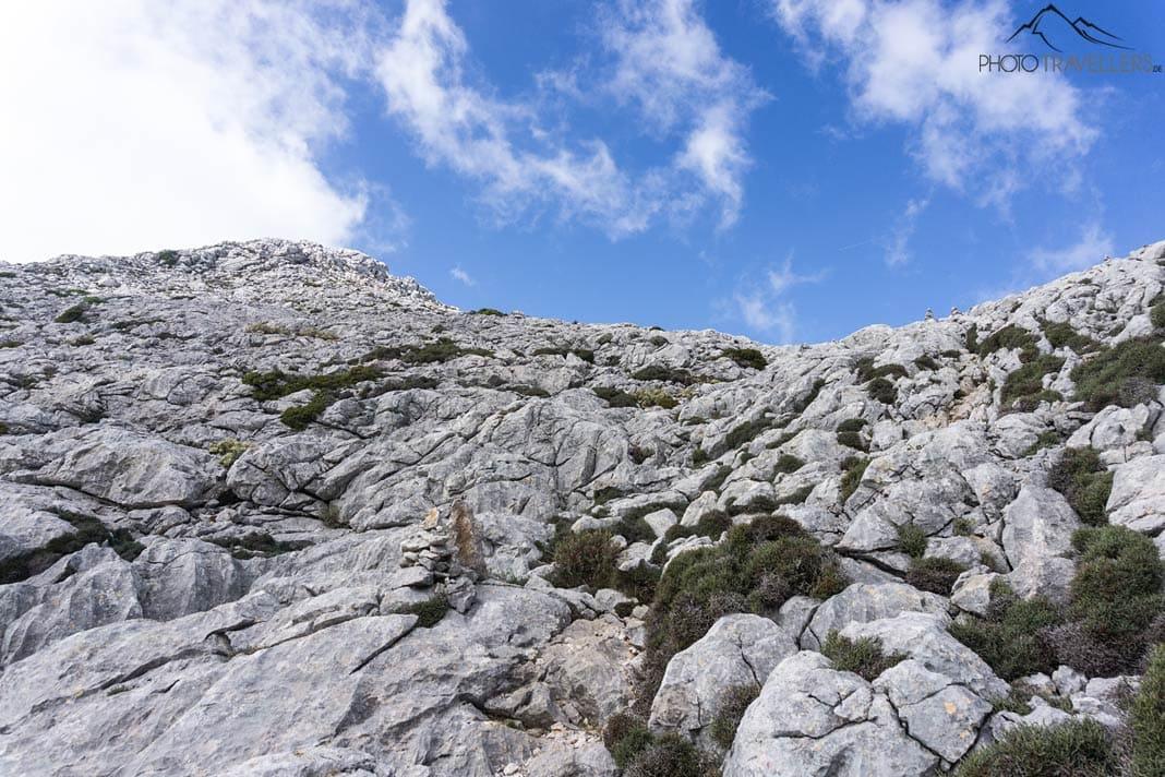 Des cairns marquent le chemin sur la randonnée vers Massanella