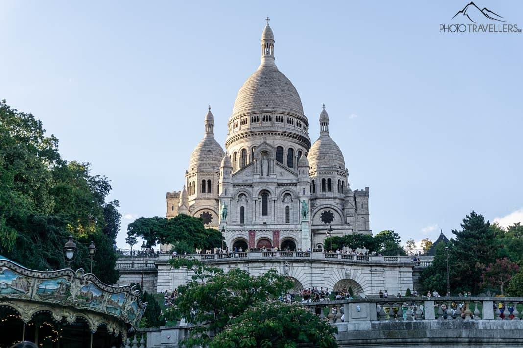 A basílica menor Sacré-Cœur de Montmartre ao entardecer