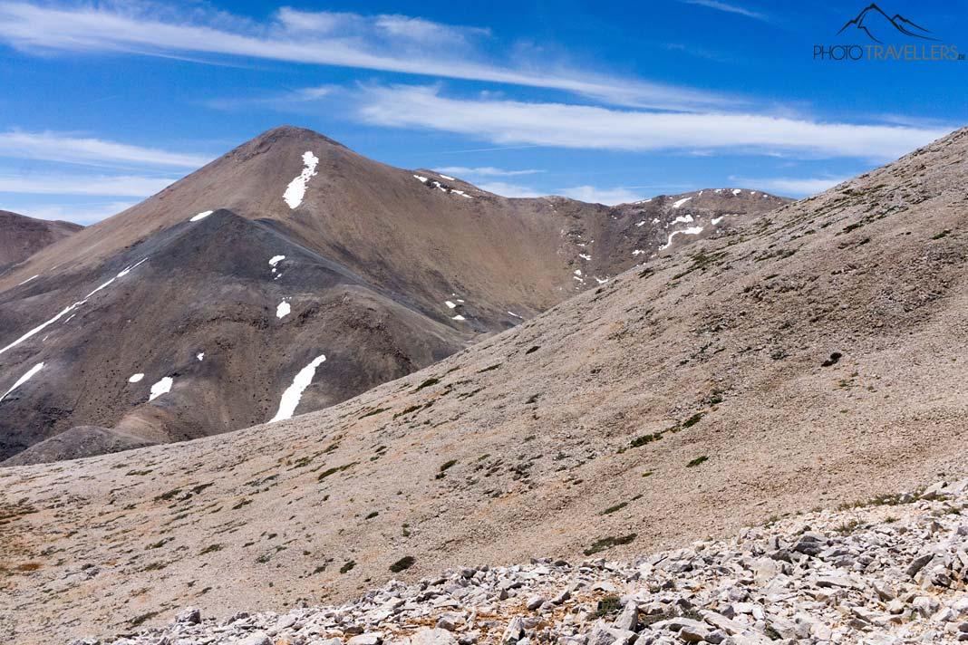 Les montagnes blanches en Crète ressemblent à un paysage lunaire