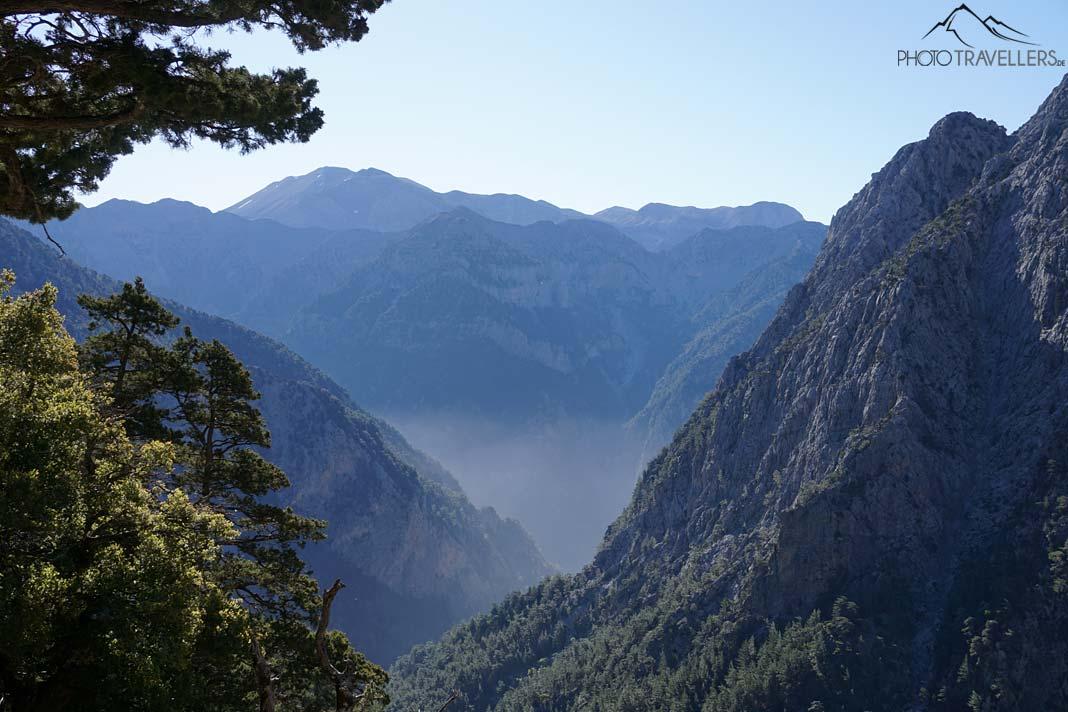 Le canyon de Samaria en Crète dans la brume du matin