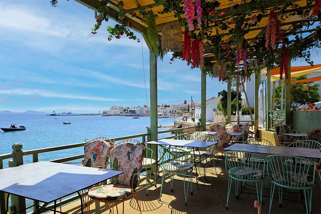 La véranda couverte du Cielo Mar attire avec son intérieur coloré