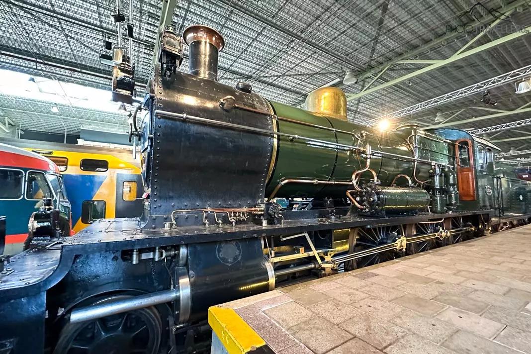 Une locomotive à vapeur au musée ferroviaire à Utrecht