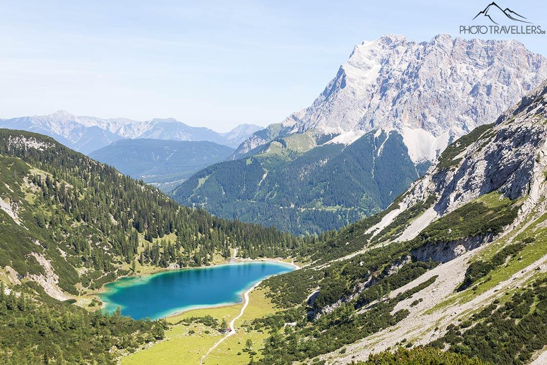 La vista desde arriba del Seebensee con la Zugspitze