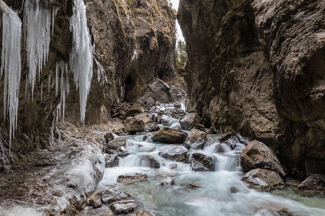 Vue sur la Partnachklamm en hiver