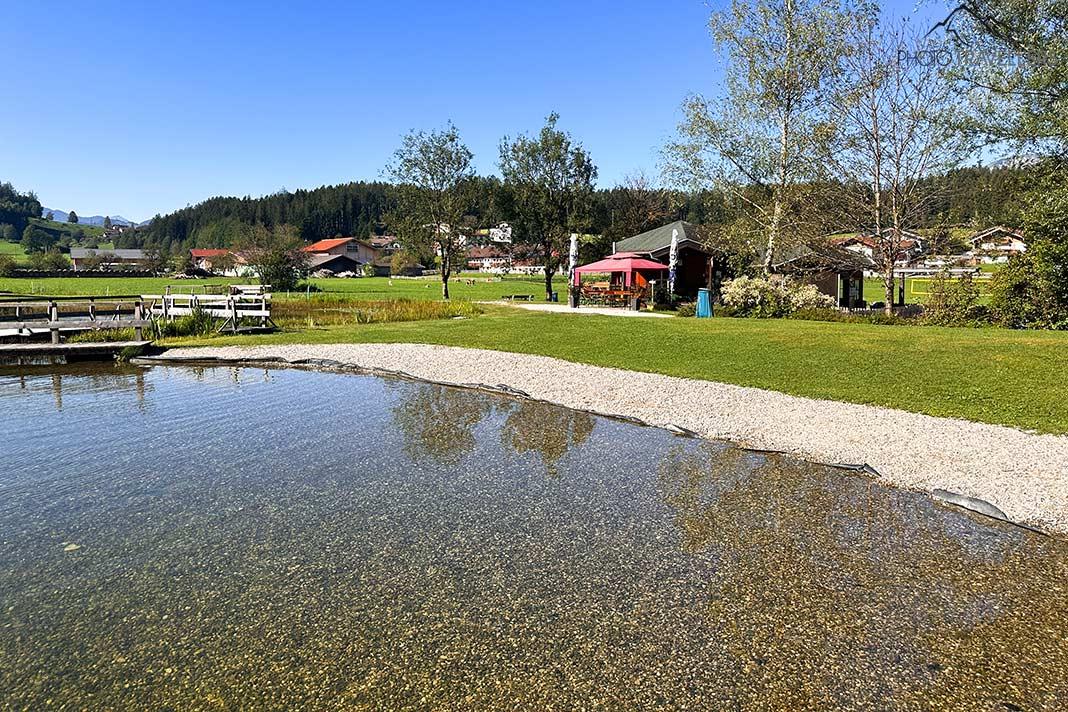 Le lac Bananensee avec la pelouse de baignade
