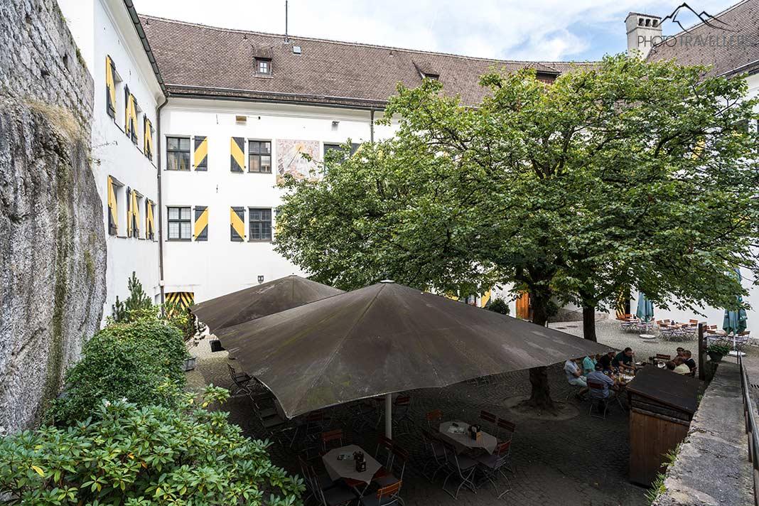 Le jardin de bière dans la forteresse de Kufstein