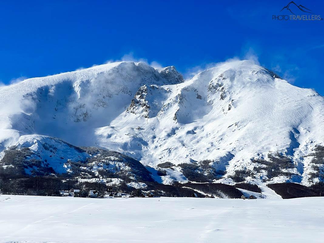 Montañas en invierno en el Parque Nacional Durmitor en Montenegro