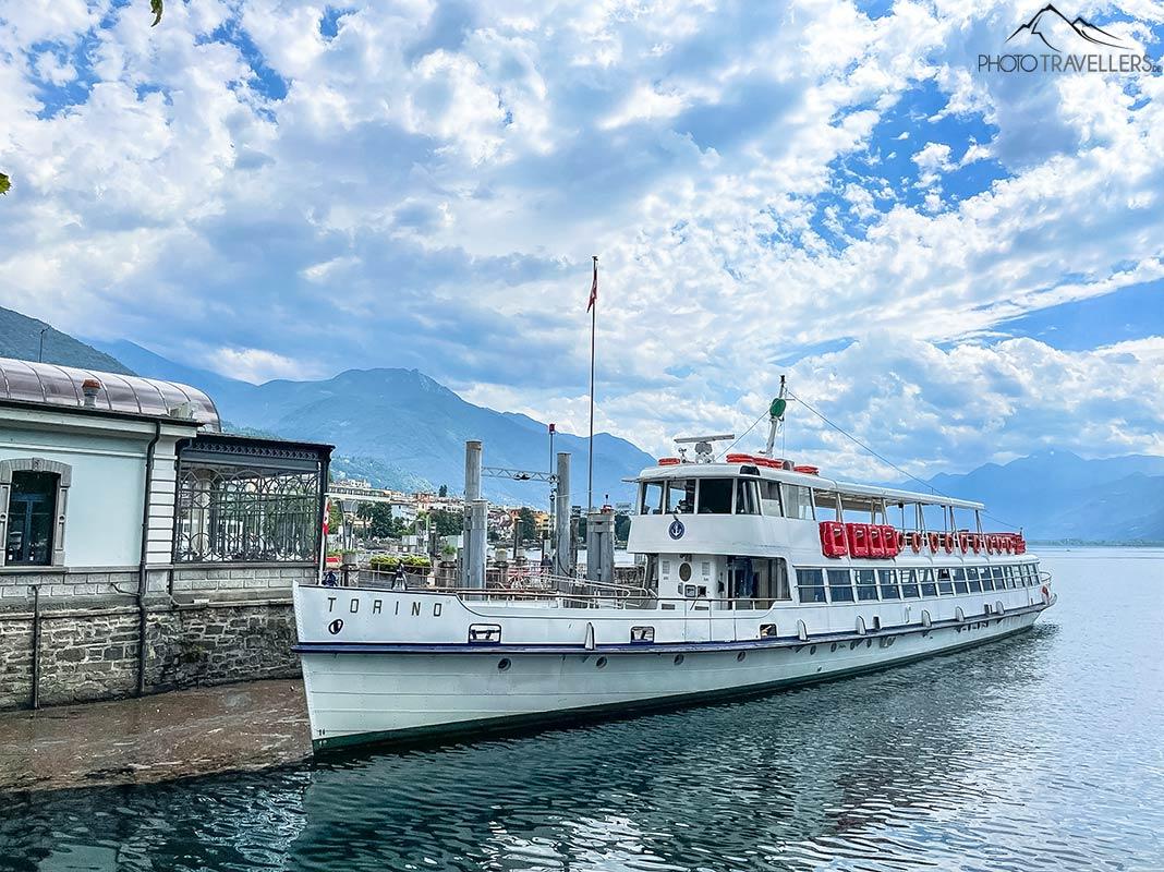 Un bateau à Locarno sur le lac Majeur