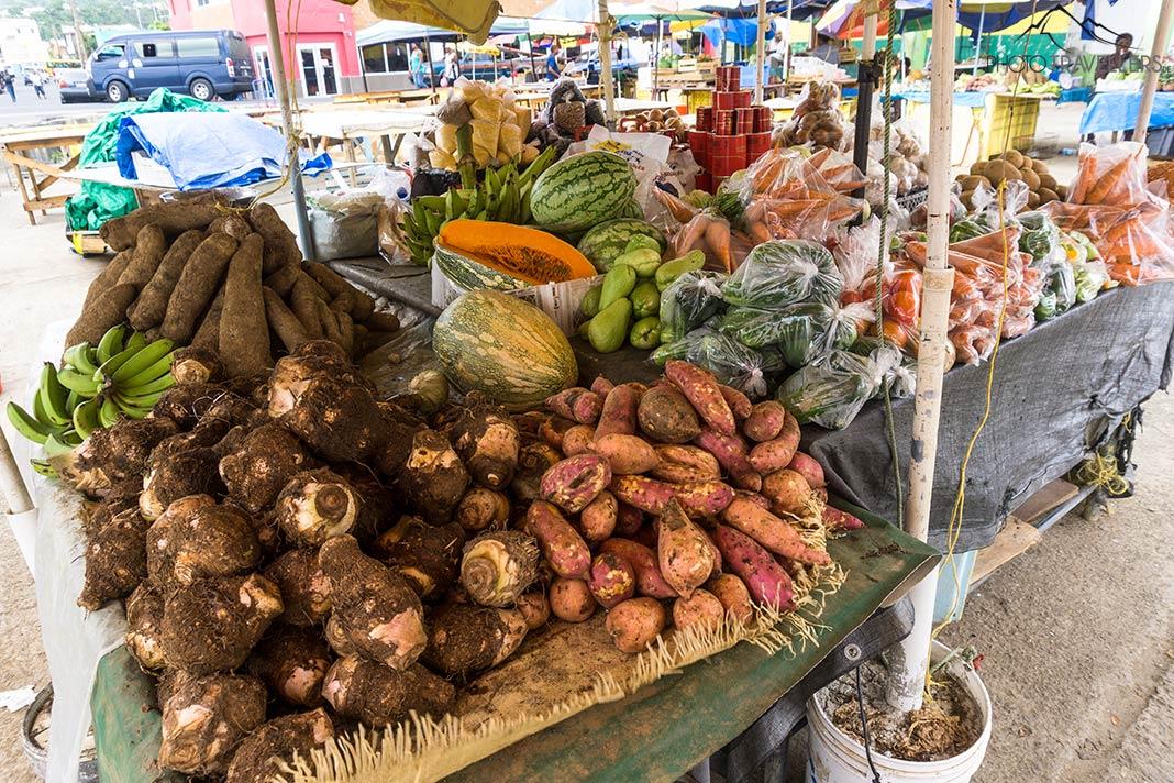 Verduras en el mercado de Roseau