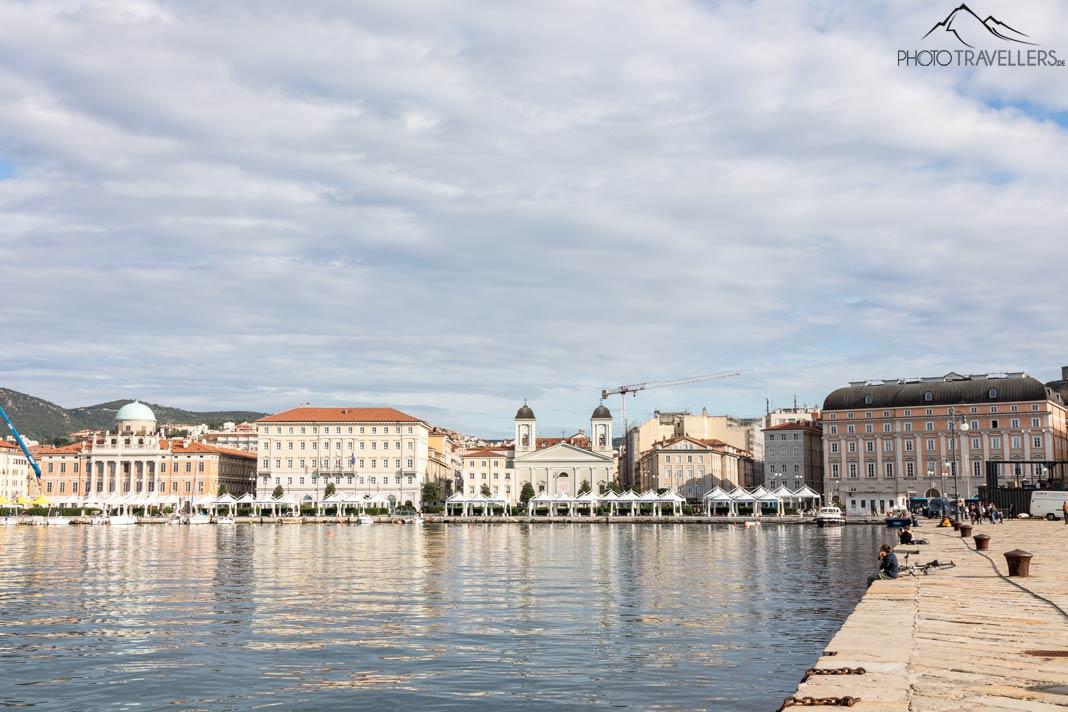 Vue depuis la Molo Audace sur Trieste