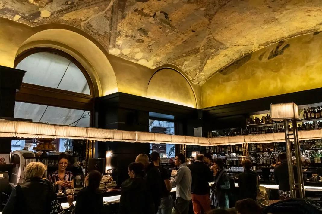 Dans le Café Urbanis à Trieste