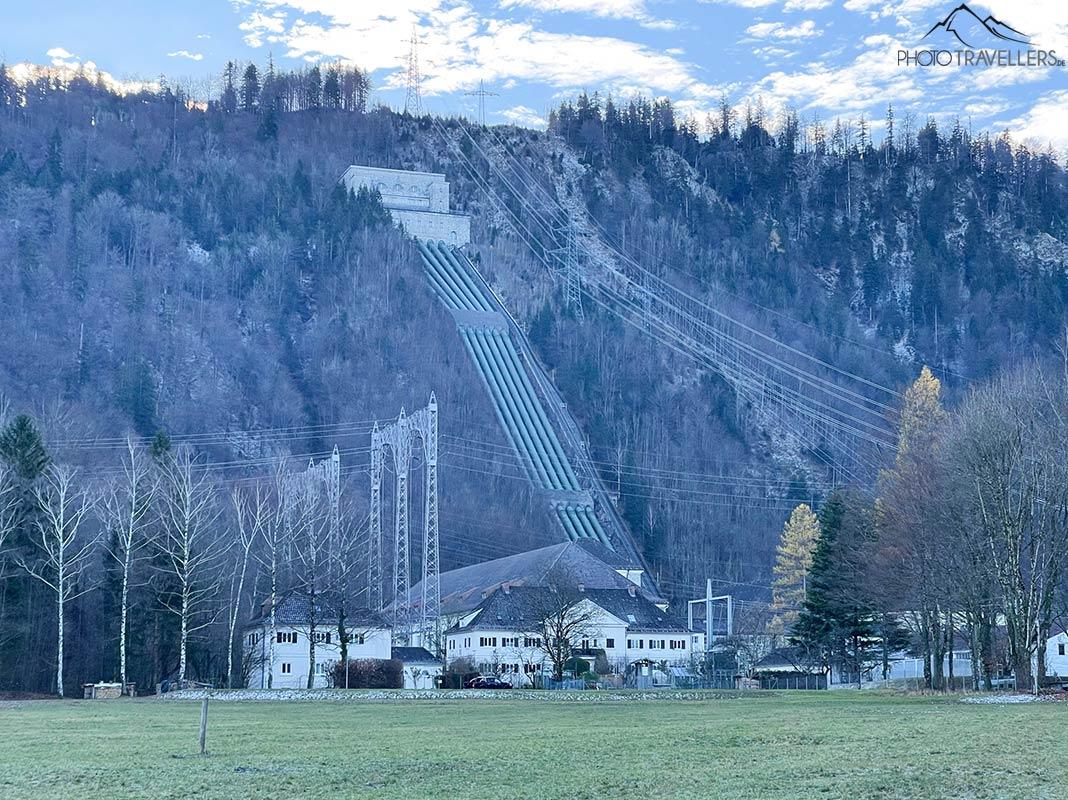 Vue sur la centrale hydroélectrique de Walchensee