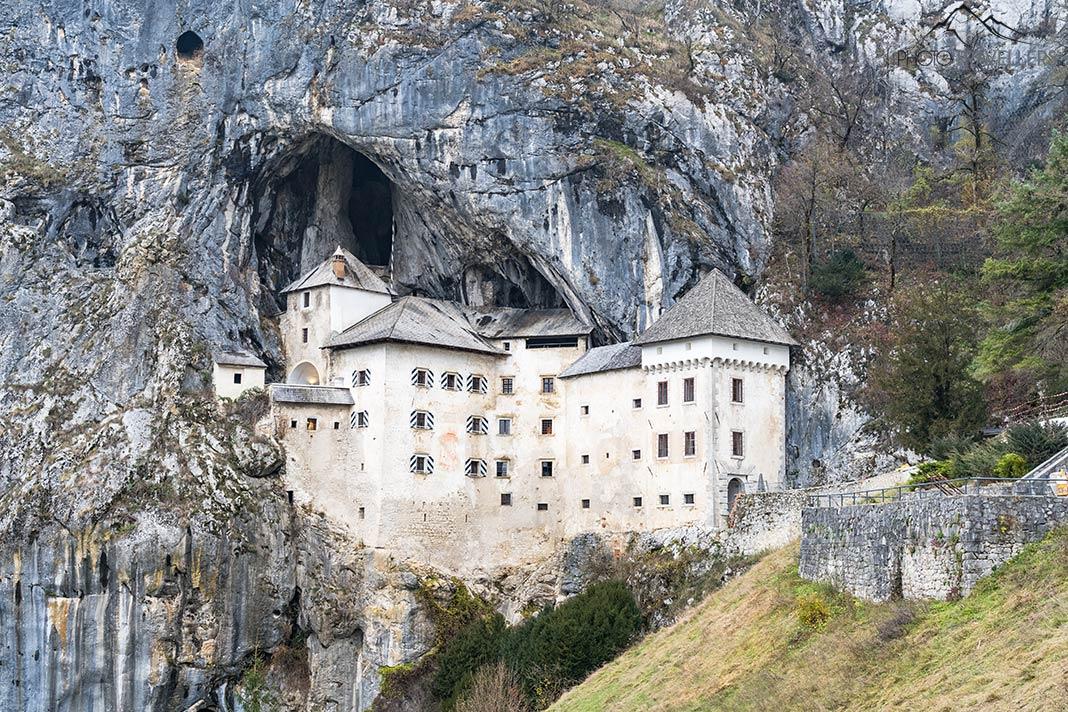 El castillo de Predjama en Eslovenia