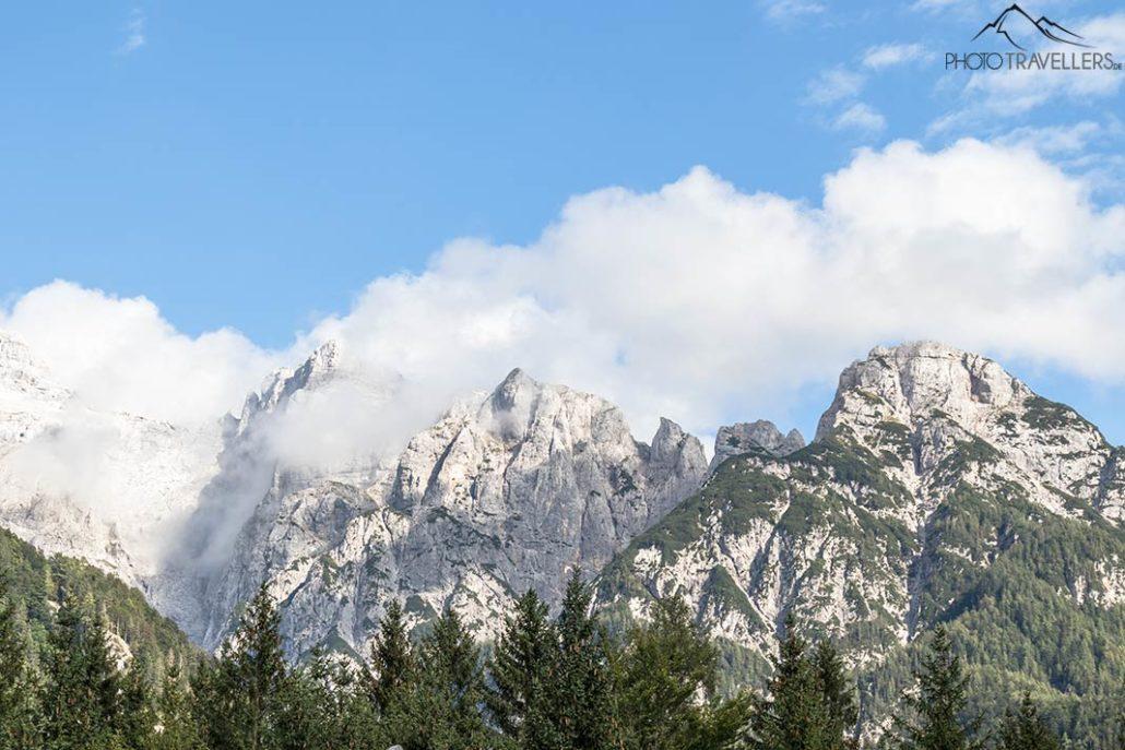 Cima de montaña en los Alpes Julianos en Eslovenia
