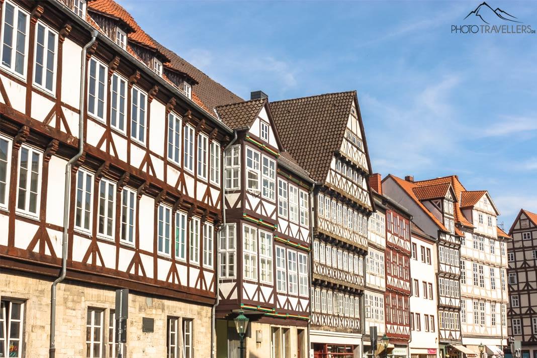 Vue sur une série de maisons à colombages dans la vieille ville d'Hanovre