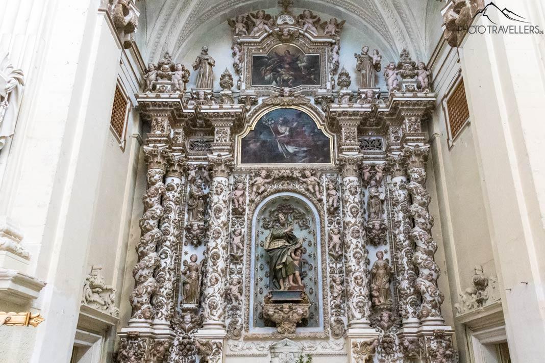 El imponente altar en la Chiesa di San Matteo