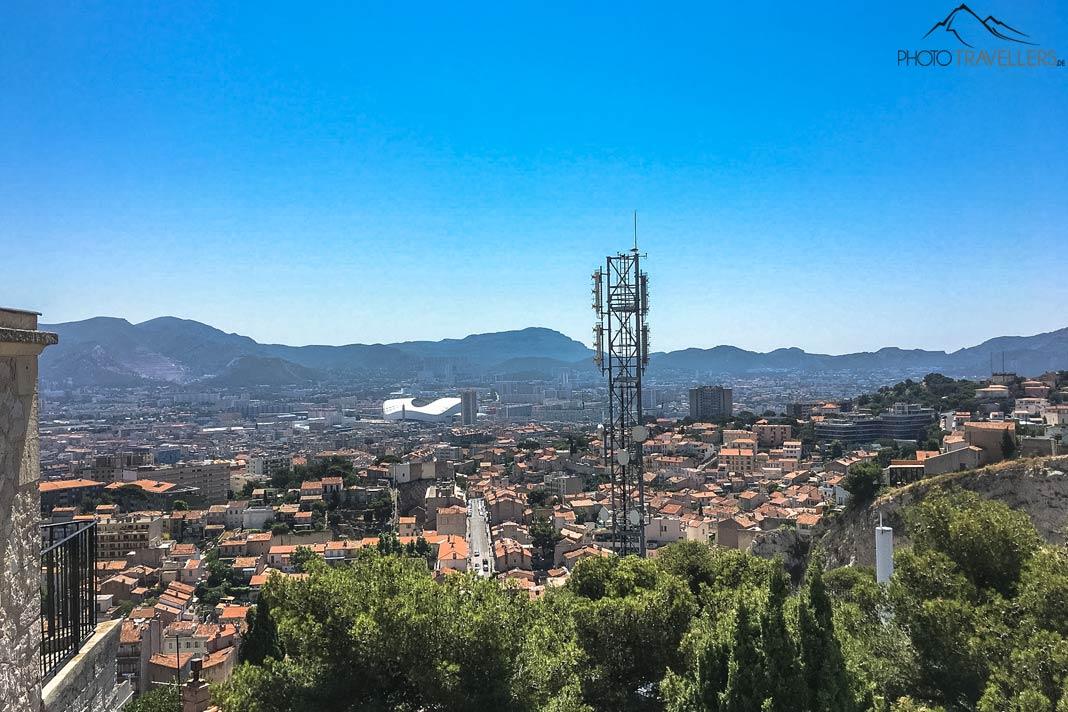Vue éloignée du toit du Stade Vélodrome
