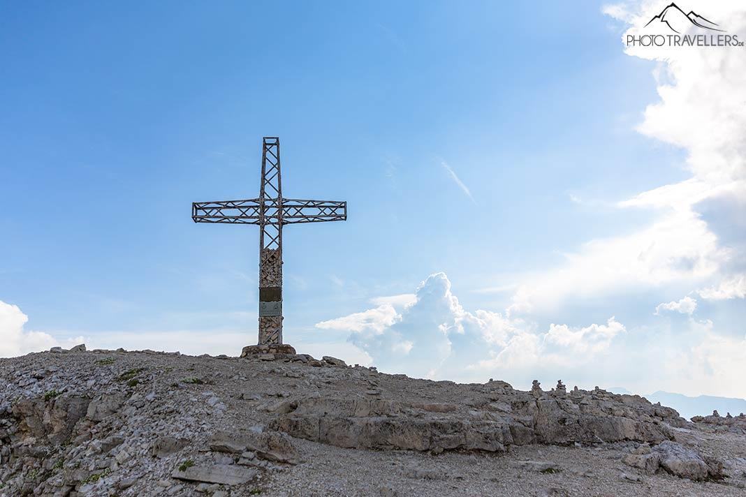 La cruz de la cima en Sass Pordoi