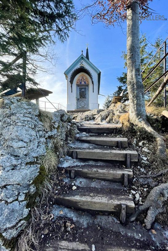 Les marches menant à la chapelle Riedersteinkapelle.