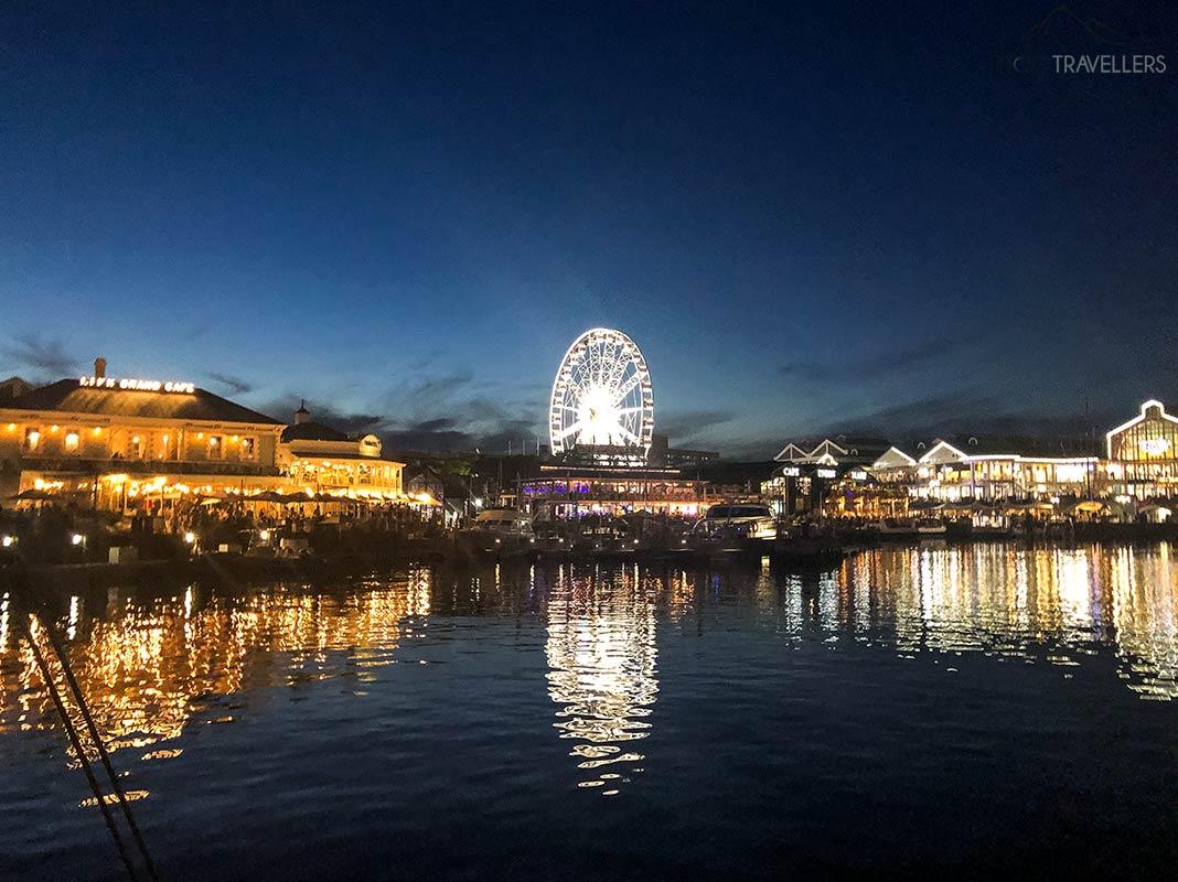 La Waterfront au Cap apparaît spectaculaire la nuit
