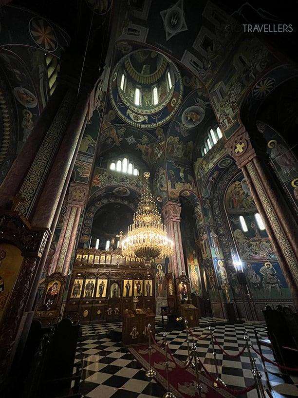 À l'intérieur de l'église Saint-Cyrille et Méthode