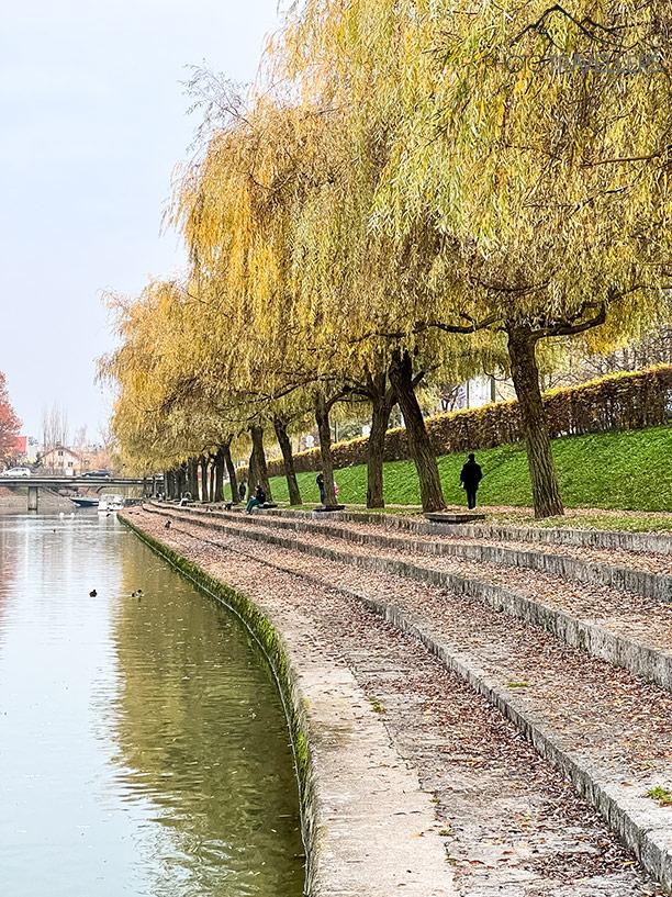 Les escaliers au bord de la rivière Ljubljanica