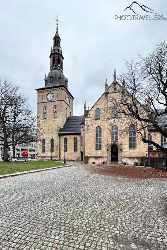 La Catedral de Oslo desde el exterior