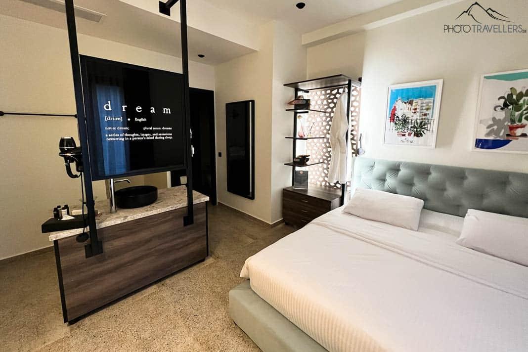 Una hermosa habitación en el hotel Athens Ivy Suites