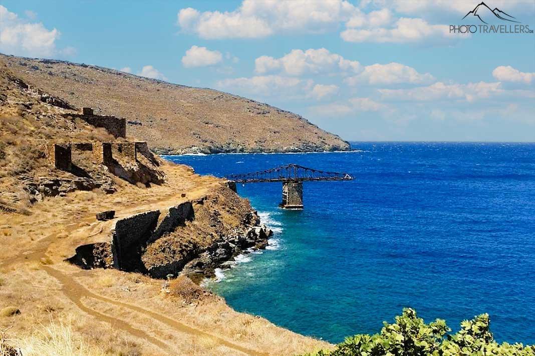 L'ancien grappin de chargement à Megalo Livadi sur Serifos