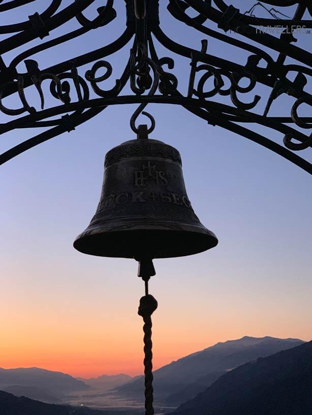 A campainha no Monte Daniel ao amanhecer